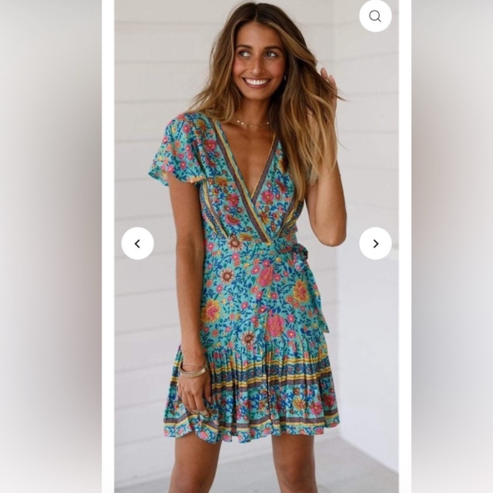 Pretty Garden Floral Wrap Dress, NWT Size M
